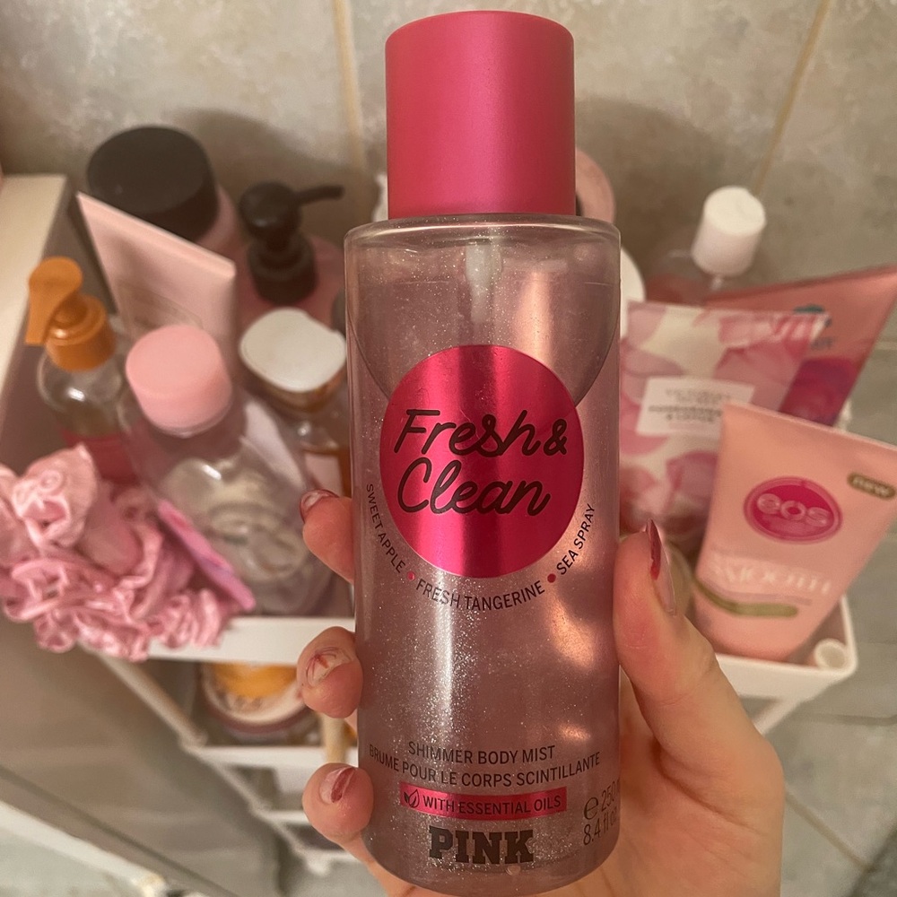 Fresh and Clean Shimmer Body Mist Slightly used